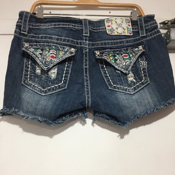 MISS ME EMBROIDERED RAW HEM JEANS SHORTS SIZE 30 - Picture 4 of 14